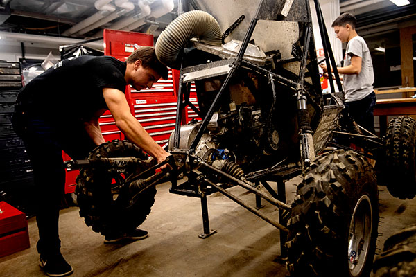 baja team working